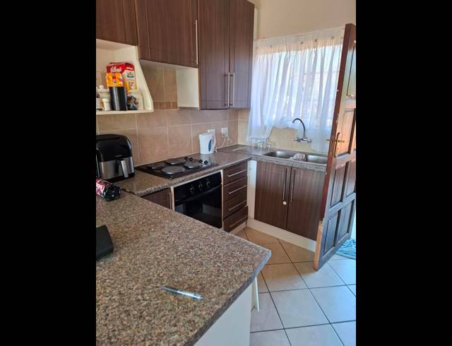 2 BEDROOM PROPERTY TO RENT IN MOOIKLOOF RIDGE ESTATE